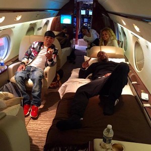 Gervonta on private jet with Floyd.jpg3